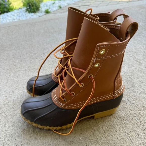LIKE NEW - L.L. Bean Women’s Bean Boot size 8 - Picture 1 of 3